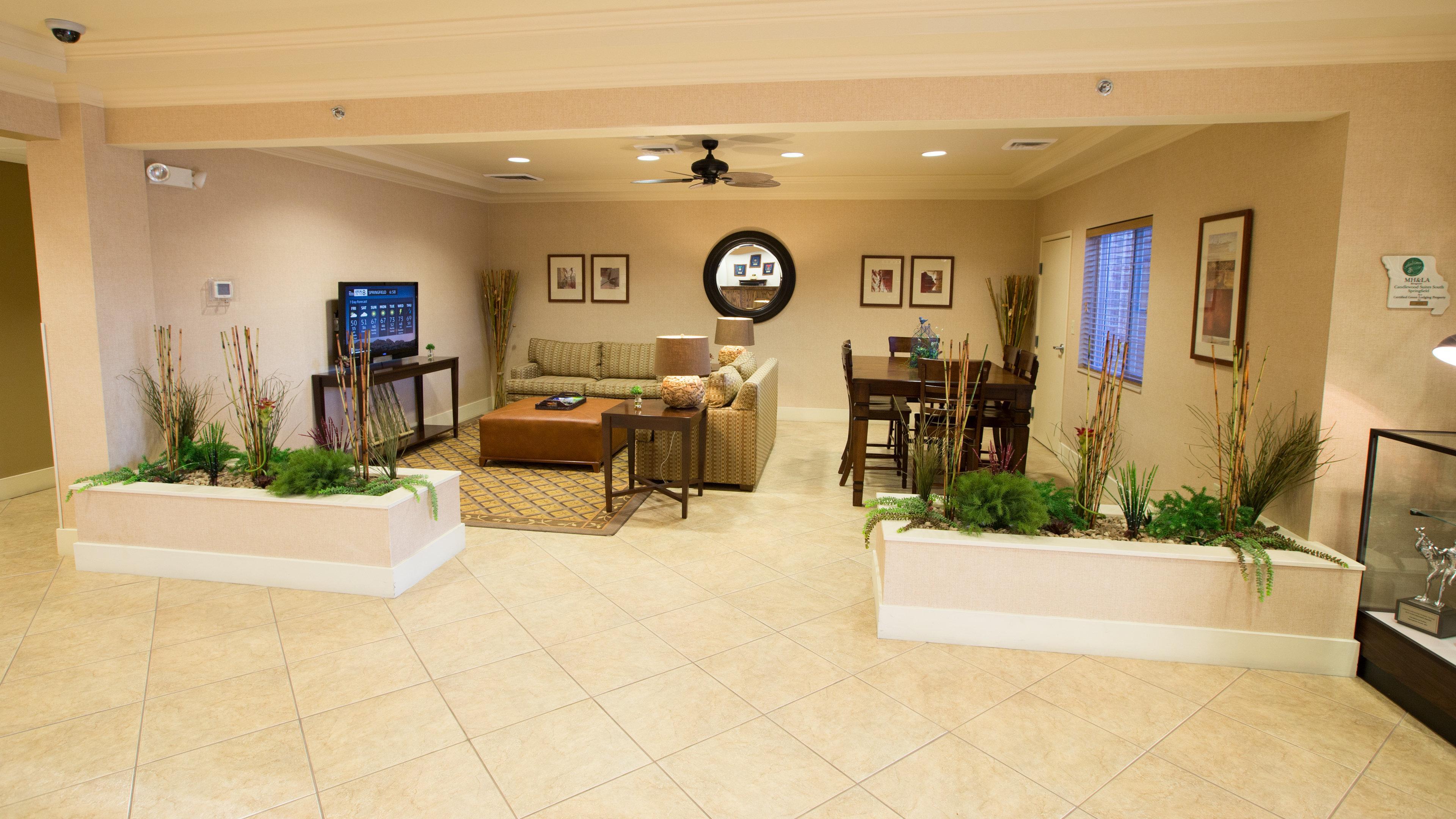 Candlewood Suites Springfield South By Ihg Bagian luar foto